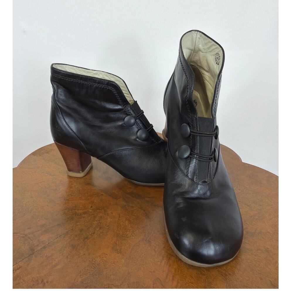 John Fluevog Black Elastic Button Detail Stacked Heel Ankle Boots 10.5